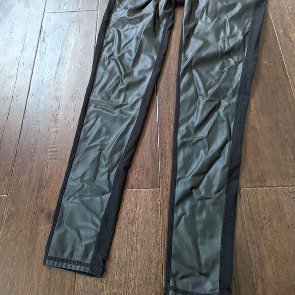 Athleta Gleam Faux Leather Panel Leggings XS - Picture 4 of 5